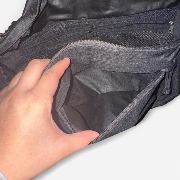 NIKE Tech fanny pack/Crossbody bag - Picture 3 of 8